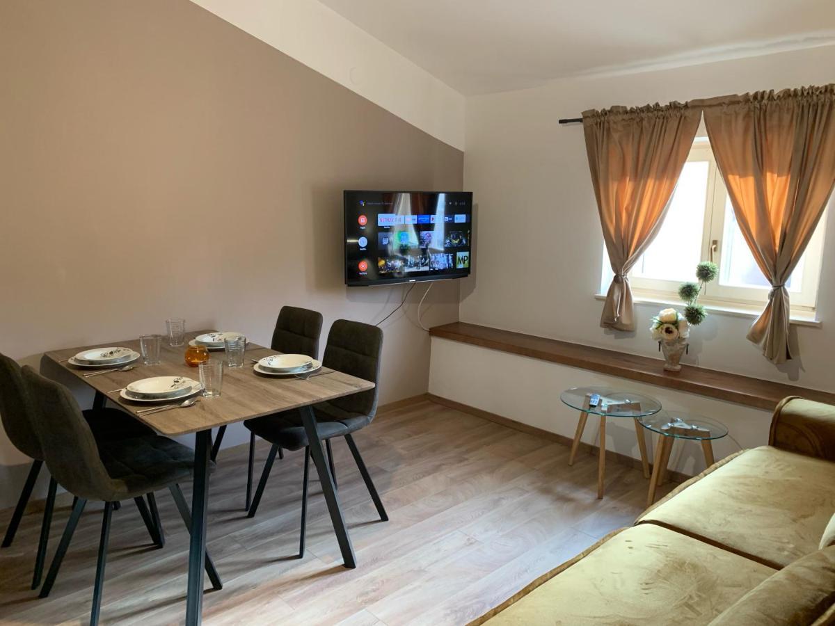 Parentium Town Center Apartment โปเรช ภายนอก รูปภาพ